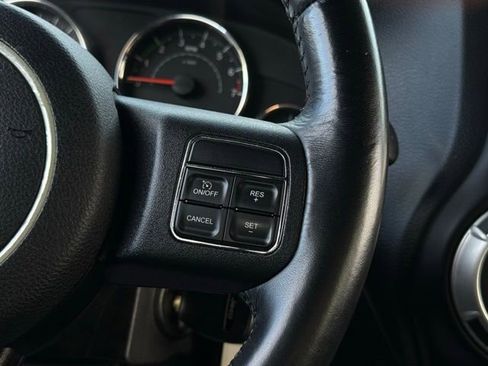 Used 2016 Jeep Wrangler Unlimited Sahara w/ Connectivity Group image 7