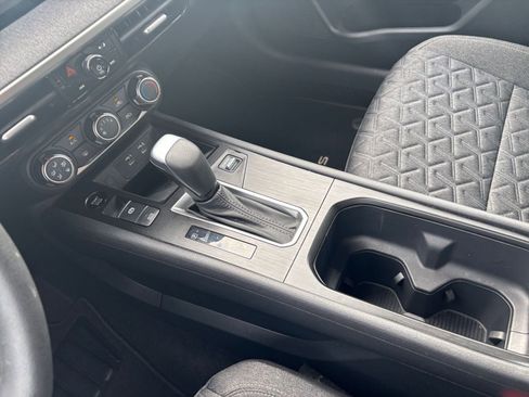 Used 2025 Nissan Kicks SV image 39