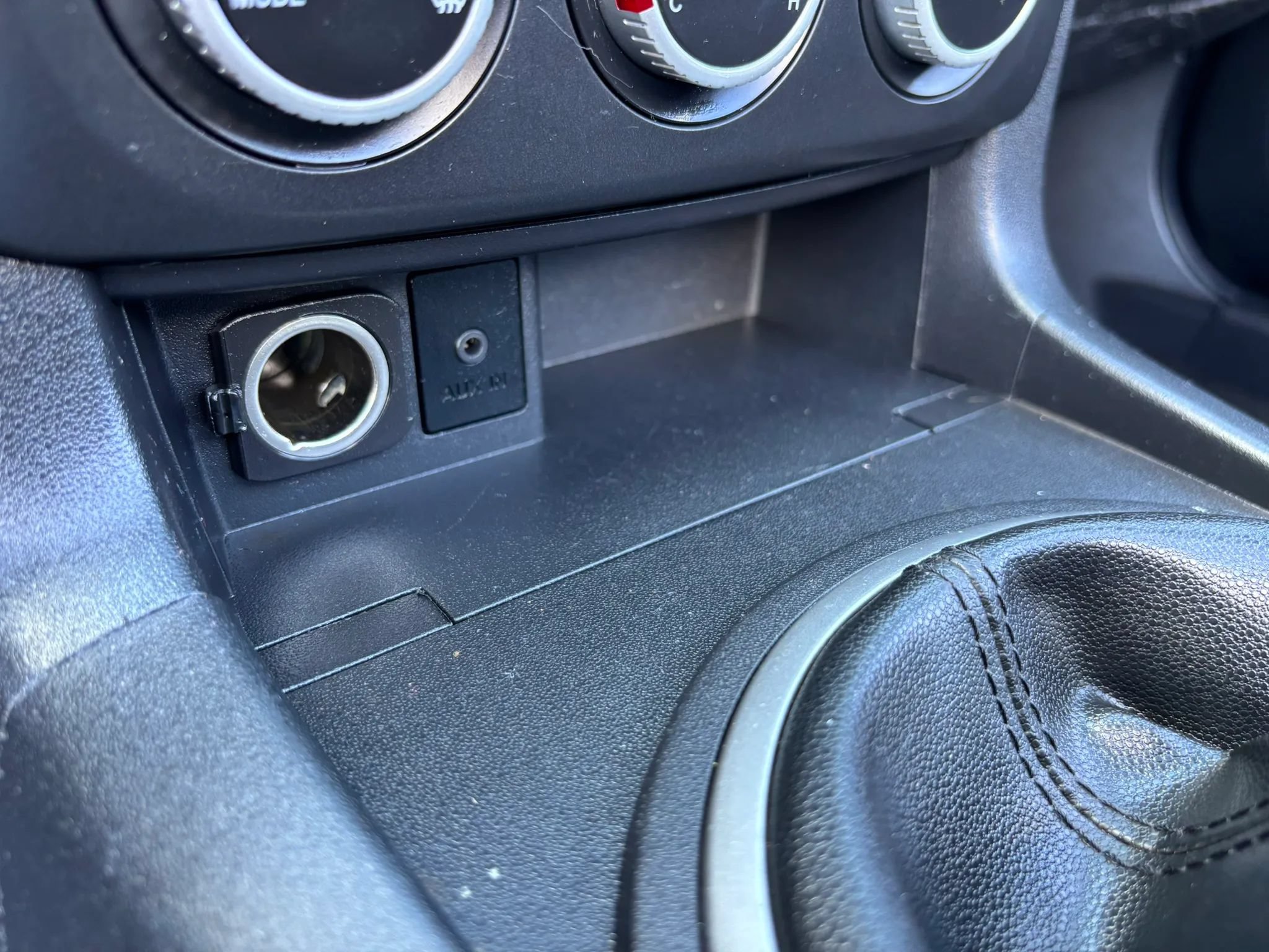 Used 2012 MAZDA MX-5 Miata Sport RWD image 26