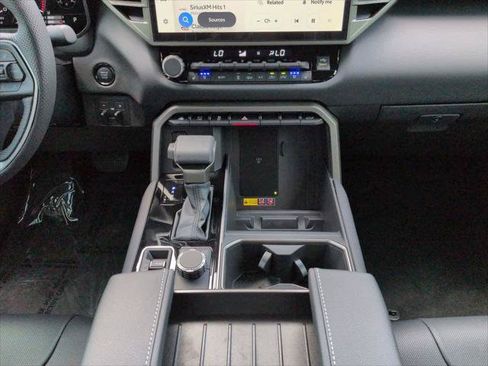 Certified 2026 Toyota Tundra Limited AWD/4WD image 18