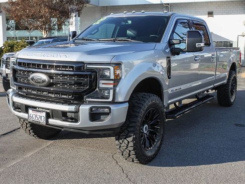 Used 2022 Ford F350 Lariat w/ Black Appearance Package image 3