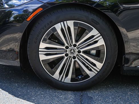 Certified 2024 Mercedes-Benz EQS 450+ Sedan image 9