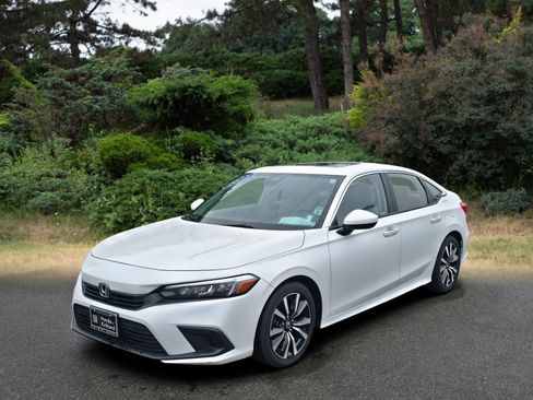 Used 2022 Honda Civic EX image 3
