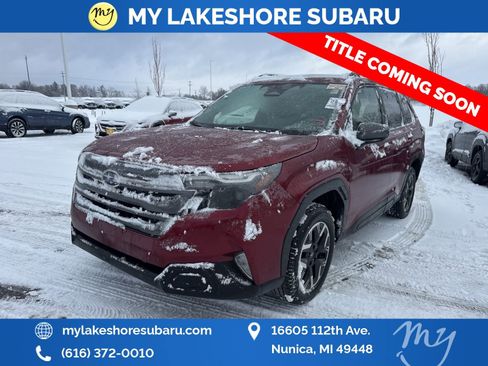 Used 2025 Subaru Forester Premium image 3