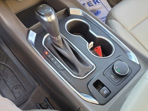 Used 2019 Chevrolet Traverse LT w/ LT Premium Package image 21