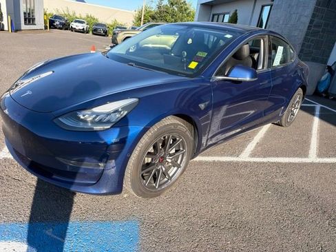 Used 2018 Tesla Model 3 Long Range RWD image 3