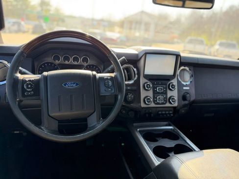 Used 2016 Ford F250 Platinum w/ FX4 Off-Road Package image 9