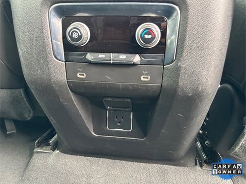 Used 2023 Chevrolet Suburban Z71 image 31