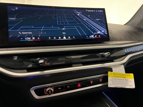 Used 2025 BMW X7 xDrive40i image 28