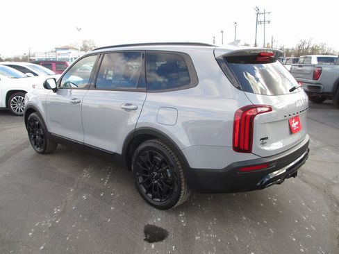 Used 2022 Kia Telluride EX w/ EX Premium Package image 7