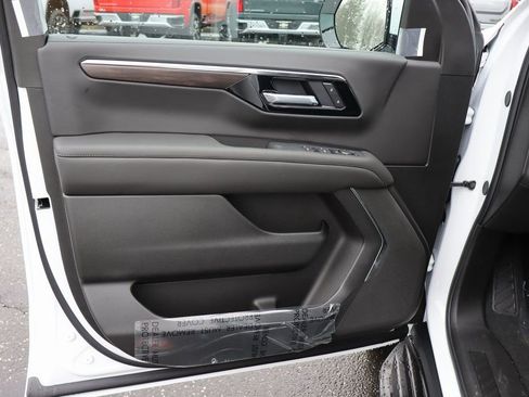 New 2026 Chevrolet Tahoe LS image 4