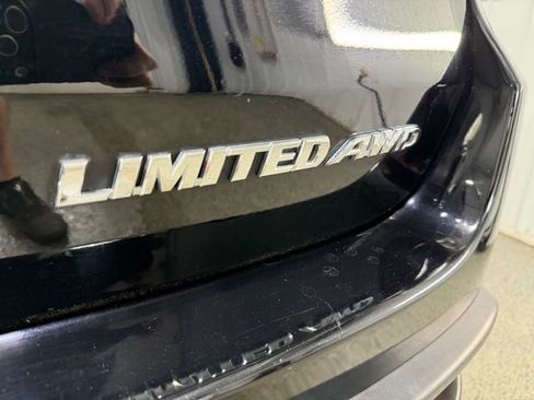 Used 2015 Toyota Highlander Limited Platinum image 35