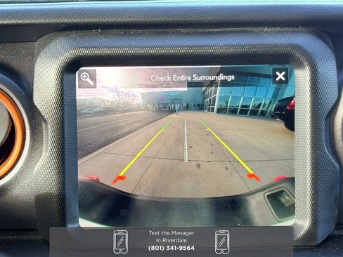 Used 2023 Jeep Gladiator Mojave w/ Cold Weather Group image 22