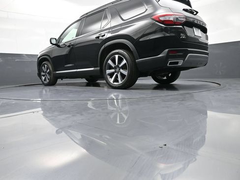 Certified 2023 Honda Pilot Touring image 34