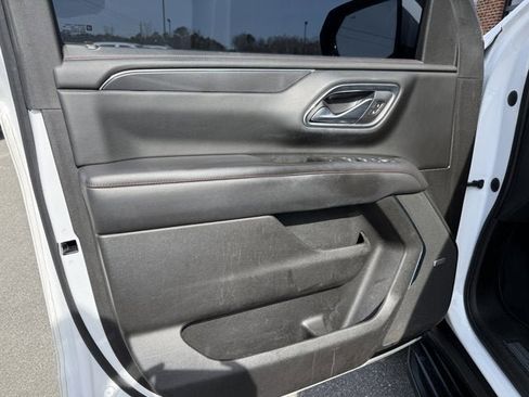 Used 2021 Chevrolet Suburban RST w/ Luxury Package image 13