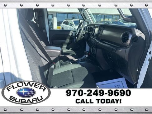 Used 2020 Jeep Gladiator Sport image 9