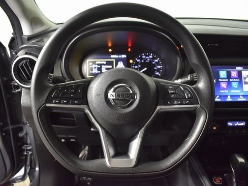 Used 2021 Nissan Kicks SV image 13