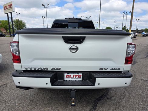 Used 2022 Nissan Titan SV w/ SV Convenience Package AWD/4WD image 6