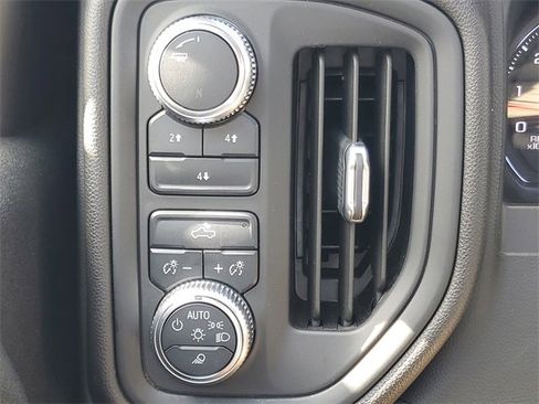 Used 2021 GMC Sierra 2500 4x4 Crew Cab w/ Convenience Package image 25