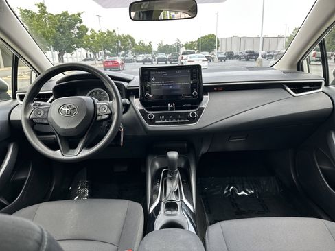 Used 2022 Toyota Corolla LE FWD image 29
