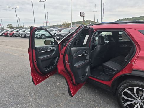 New 2026 Ford Explorer ST-Line image 15