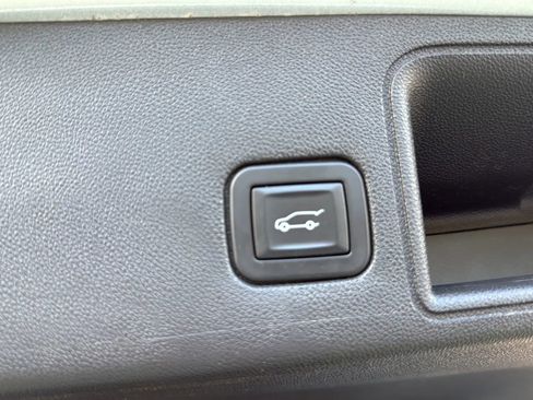Used 2019 GMC Terrain SLT w/ Preferred Package AWD/4WD image 12
