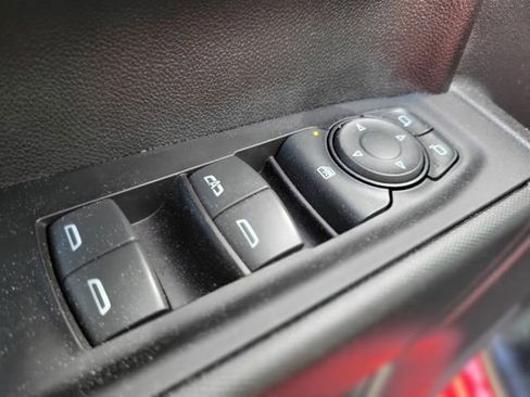 Used 2023 Chevrolet Silverado 1500 Custom image 16