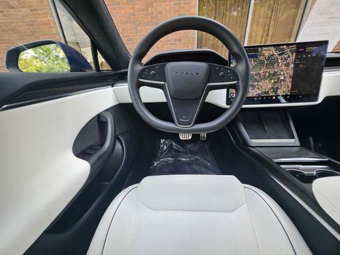 Used 2023 Tesla Model S Plaid AWD/4WD image 4