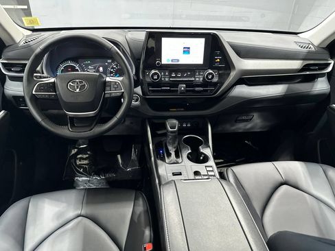 Certified 2026 Toyota Highlander XLE AWD/4WD image 7