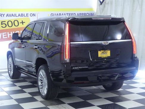 Used 2017 Cadillac Escalade Platinum AWD/4WD image 4