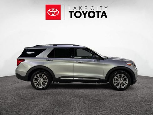 Used 2020 Ford Explorer XLT w/ Equipment Group 202A image 9