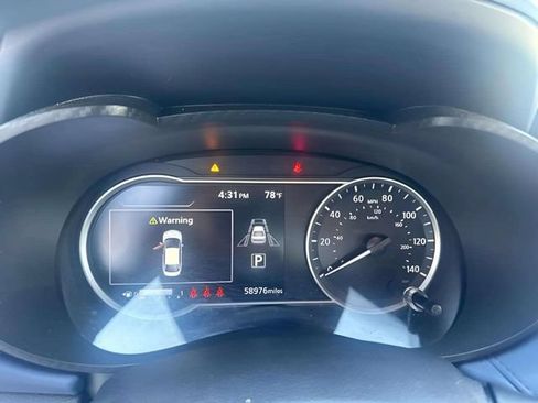 Used 2023 Nissan Versa SV FWD image 8