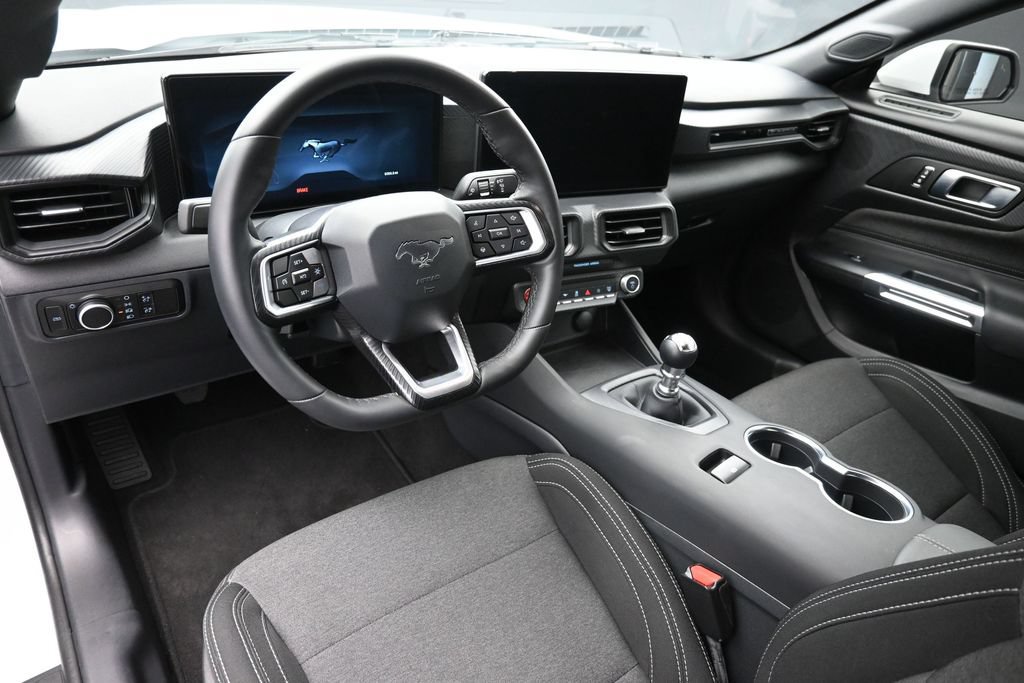 Used 2025 Ford Mustang GT RWD image 11