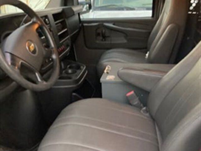 Used 2014 Chevrolet Express 2500 RWD image 6