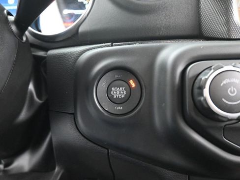 Used 2023 Jeep Wrangler Unlimited Sahara w/ Cold Weather Group image 15