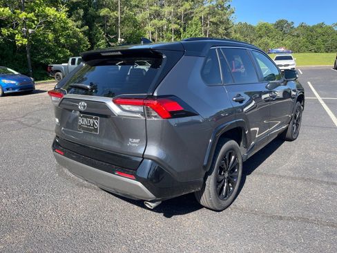 Used 2025 Toyota RAV4 XSE AWD/4WD image 17