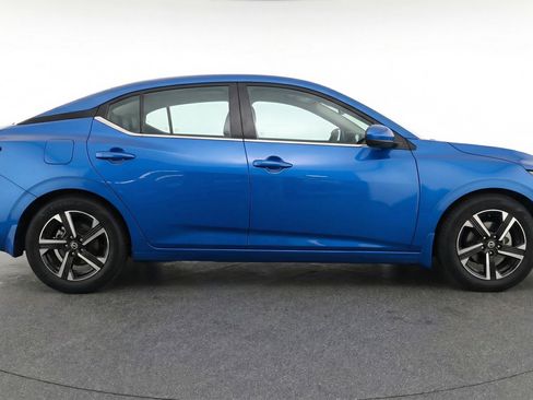 Used 2025 Nissan Sentra SV FWD image 11