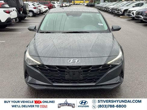 Certified 2023 Hyundai Elantra SEL w/ Preferred Accessory Package image 6