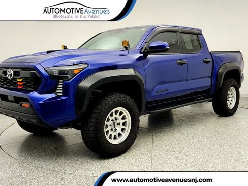 Used 2024 Toyota Tacoma TRD Sport w/ TRD Sport Upgrade Package AWD/4WD image 1