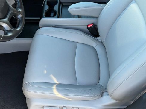 Used 2018 Honda Odyssey Touring image 17