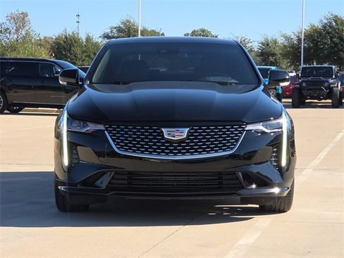 Used 2025 Cadillac CT4 Luxury image 2