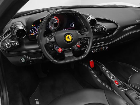 Certified 2022 Ferrari F8 Tributo RWD image 44
