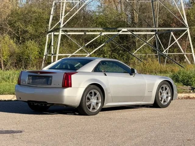 Used 2007 Cadillac XLR RWD image 27