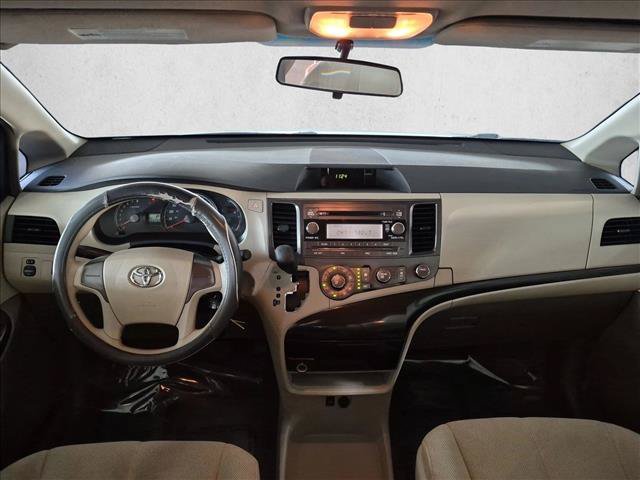 Used 2013 Toyota Sienna L FWD image 16