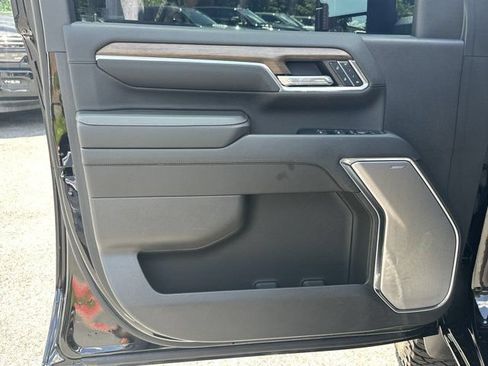 Used 2024 Chevrolet Silverado 2500 High Country w/ High Country Premium Package AWD/4WD image 11