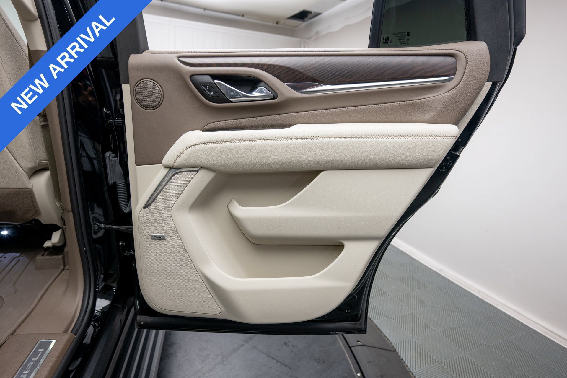 Used 2023 GMC Yukon Denali w/ Advanced Technology Package AWD/4WD image 37