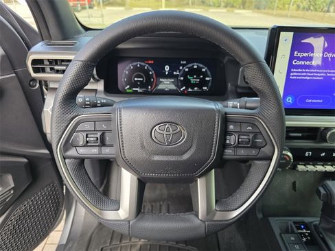 Used 2025 Toyota Tacoma TRD Off-Road image 28