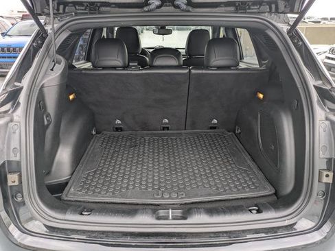 Used 2023 Jeep Compass Latitude w/ Sun and Sound Group AWD/4WD image 12