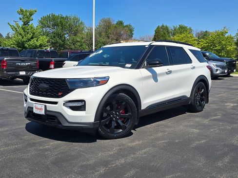 Used 2024 Ford Explorer ST w/ Equipment Group 401A AWD/4WD image 2