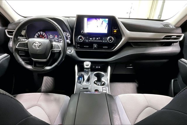 Used 2023 Toyota Highlander LE AWD/4WD image 15
